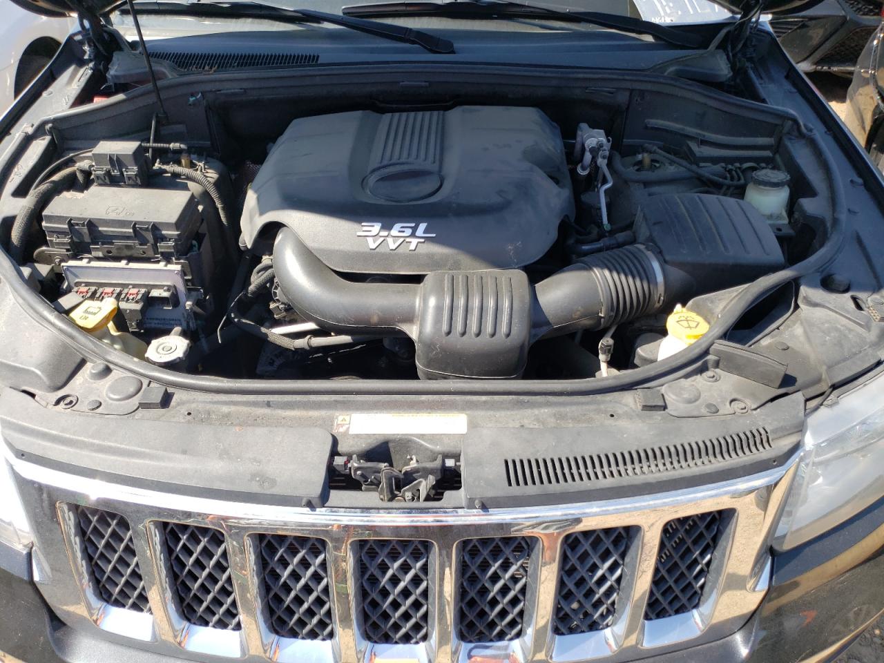 Photo 7 from auction – 2012 JEEP GRAND CHER with VIN 1C4RJFCG0CC134414