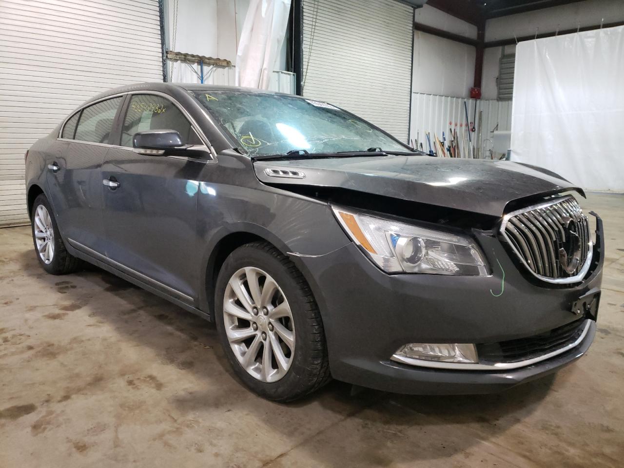 BUICK LACROSSE 2016 with VIN 1G4GB5G34GF172198 - Photo from auction