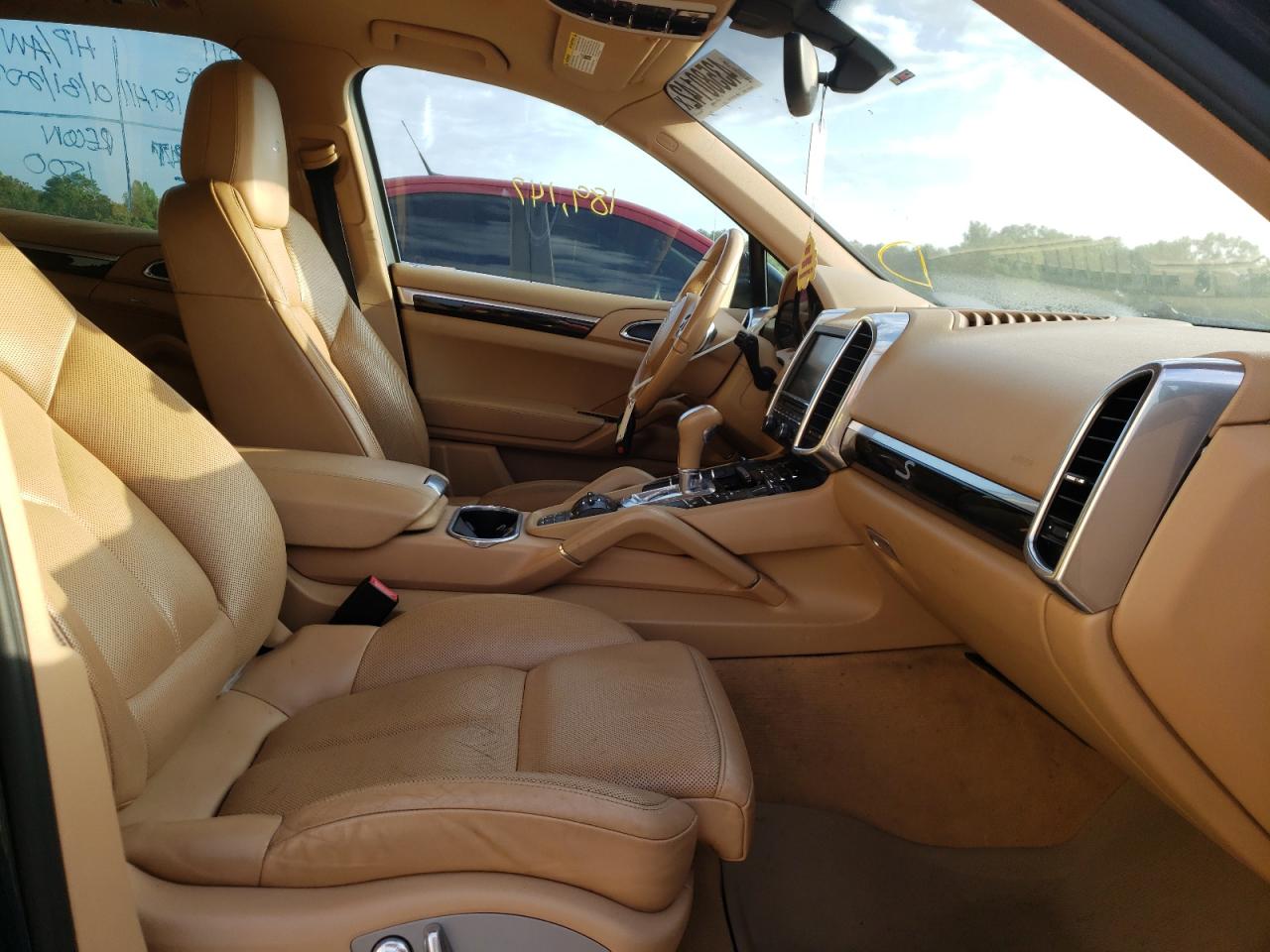 Photo 5 from auction – 2011 PORSCHE CAYENNE S with VIN WP1AB2A25BLA46711