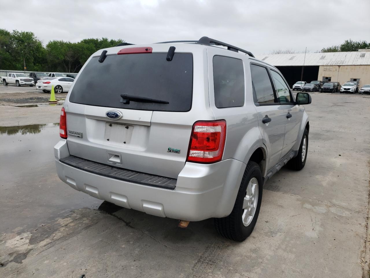 Photo 4 from auction – 2010 FORD ESCAPE XLT with VIN 1FMCU0DG8AKB53042