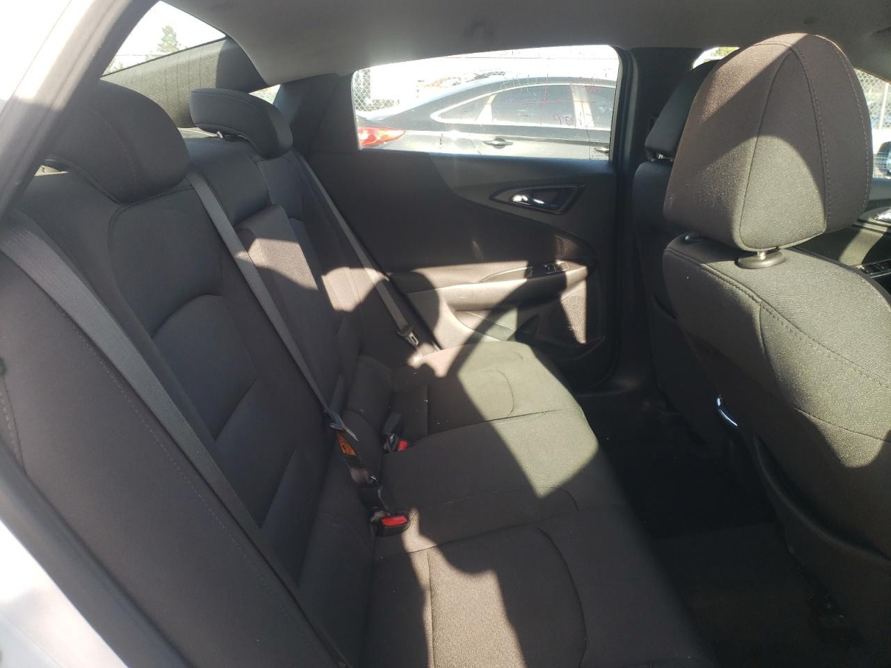Photo 6 from auction – 2020 CHEVROLET MALIBU LT with VIN 1G1ZD5ST7LF092914