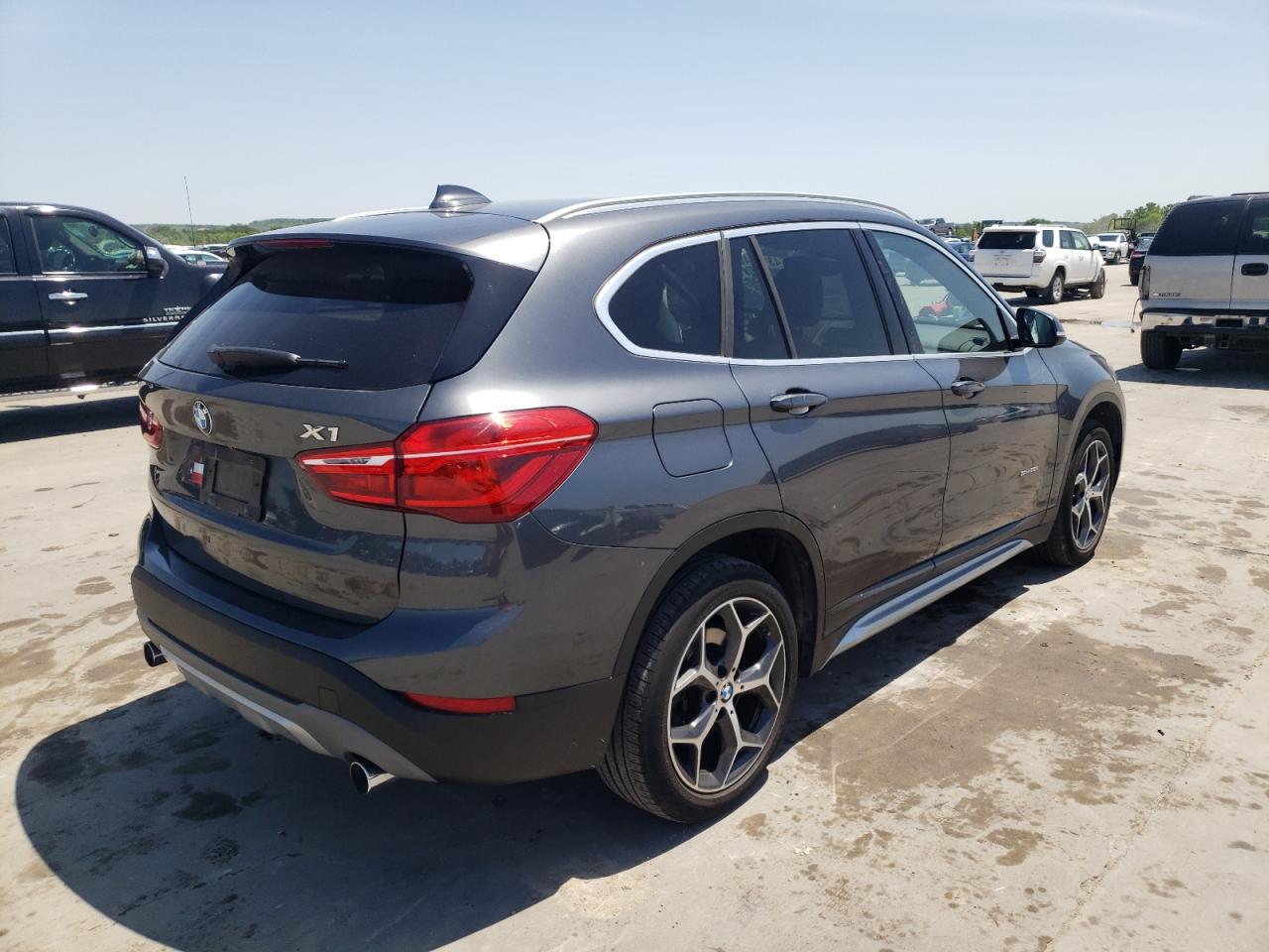 Photo 4 from auction – 2018 BMW X1 SDRIVE2 with VIN WBXHU7C33J5H45874