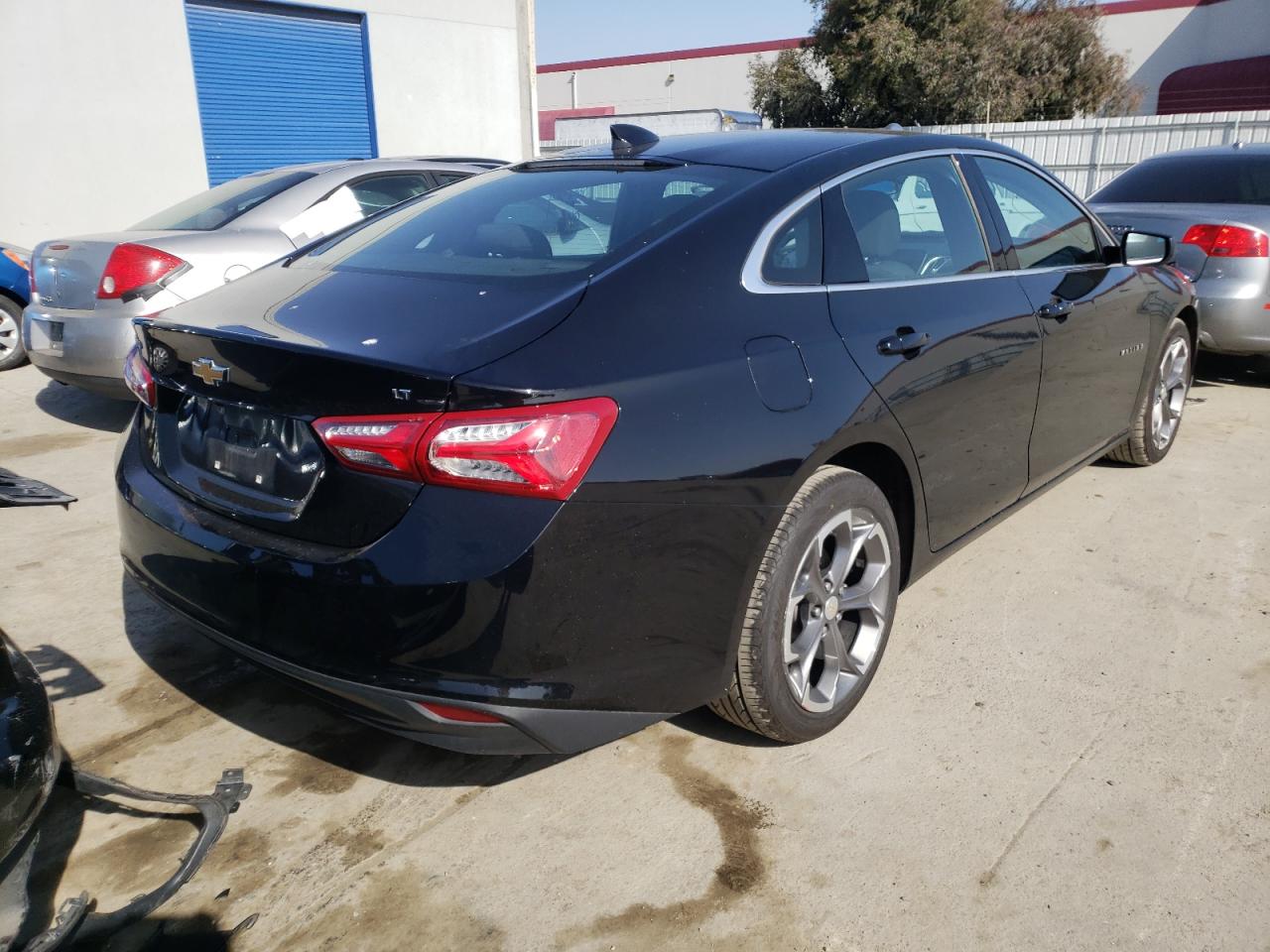 Photo 4 from auction – 2020 CHEVROLET MALIBU LT with VIN 1G1ZD5ST3LF112205