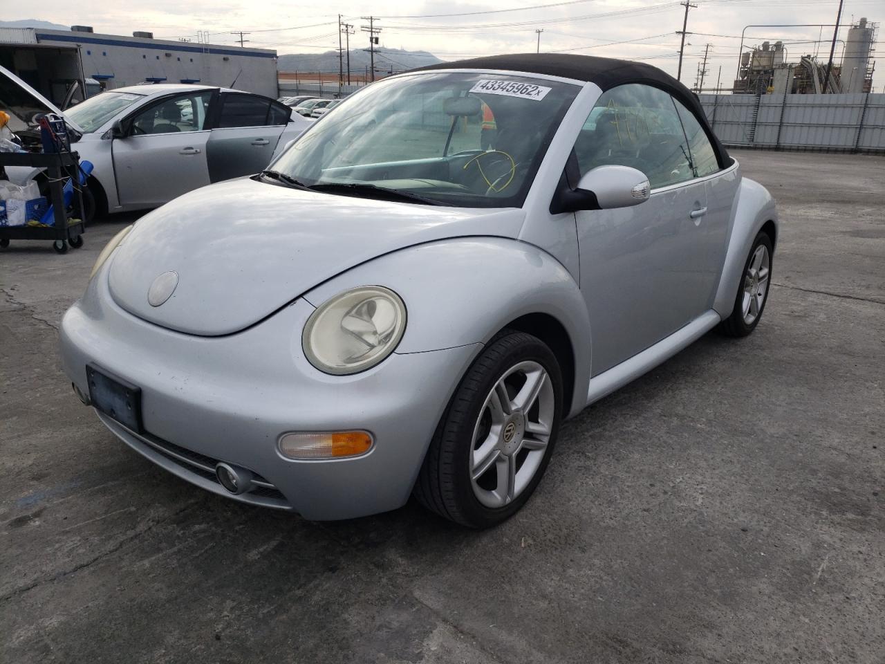 Photo 2 from auction – 2005 VOLKSWAGEN NEW BEETLE with VIN 3VWCD31Y95M315792