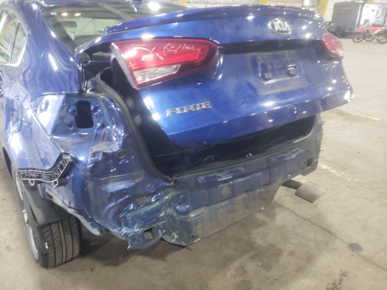 Photo 9 from auction – 2018 KIA FORTE LX with VIN 3KPFL4A77JE278603