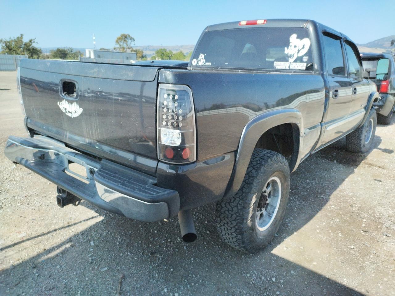 Photo 4 from auction – 2004 GMC SIERRA K25 with VIN 1GTHK23264F209106