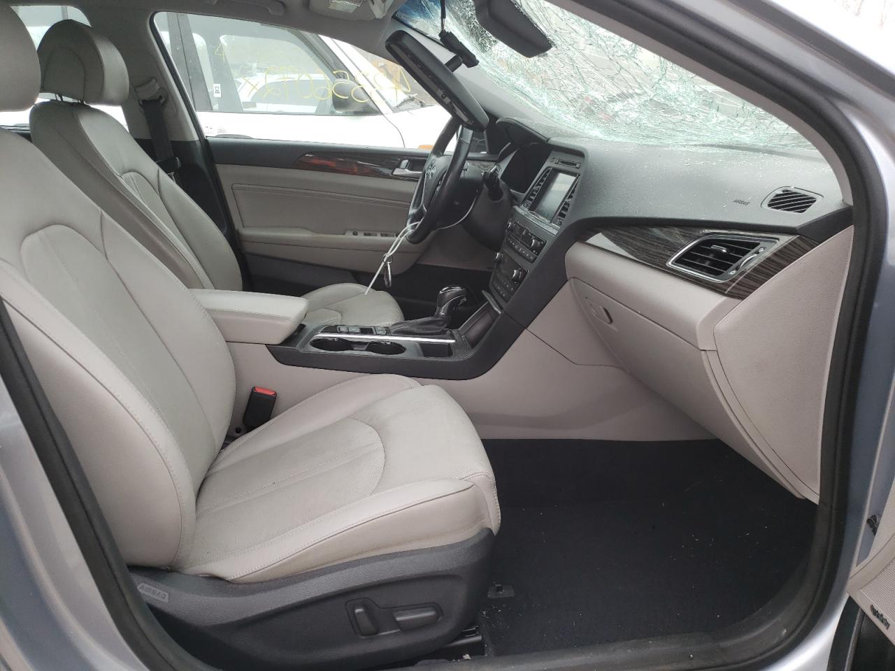 Photo 5 from auction – 2015 HYUNDAI SONATA SPO with VIN 5NPE34AF7FH045648