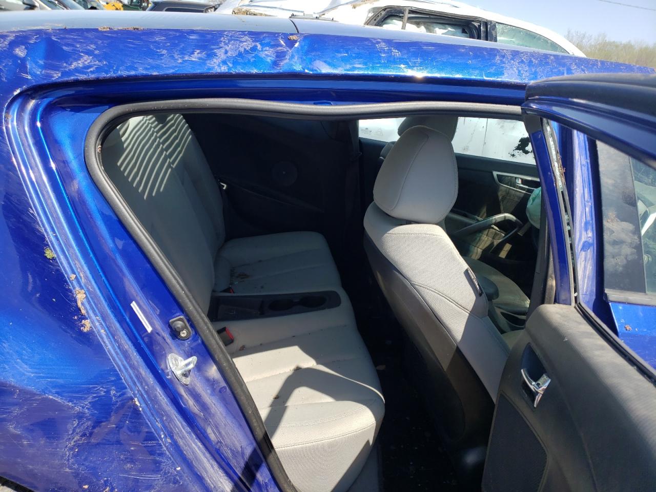 Photo 6 from auction – 2012 HYUNDAI VELOSTER with VIN KMHTC6ADXCU038661