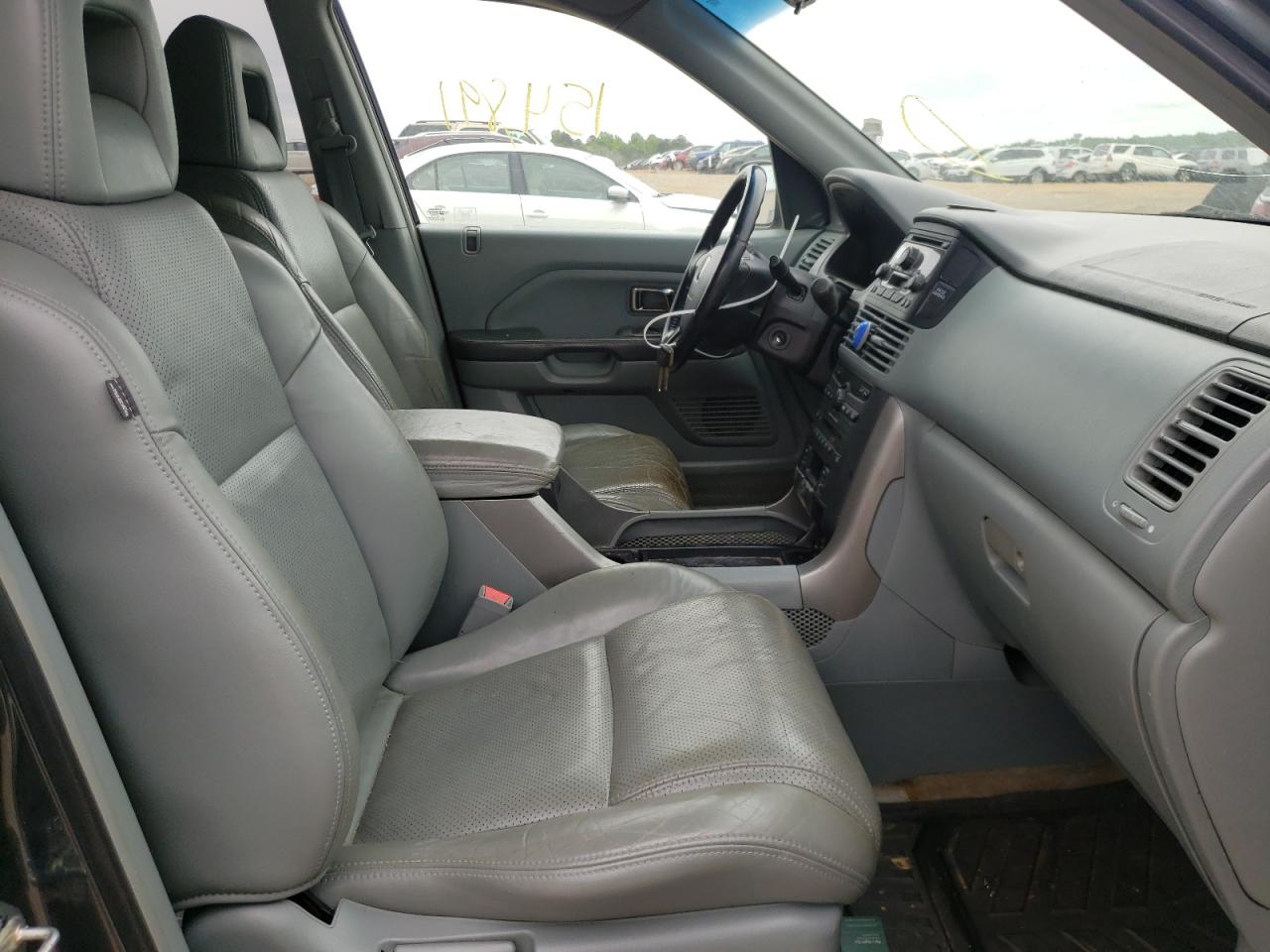 Photo 5 from auction – 2005 HONDA PILOT EXL with VIN 5FNYF185X5B057726