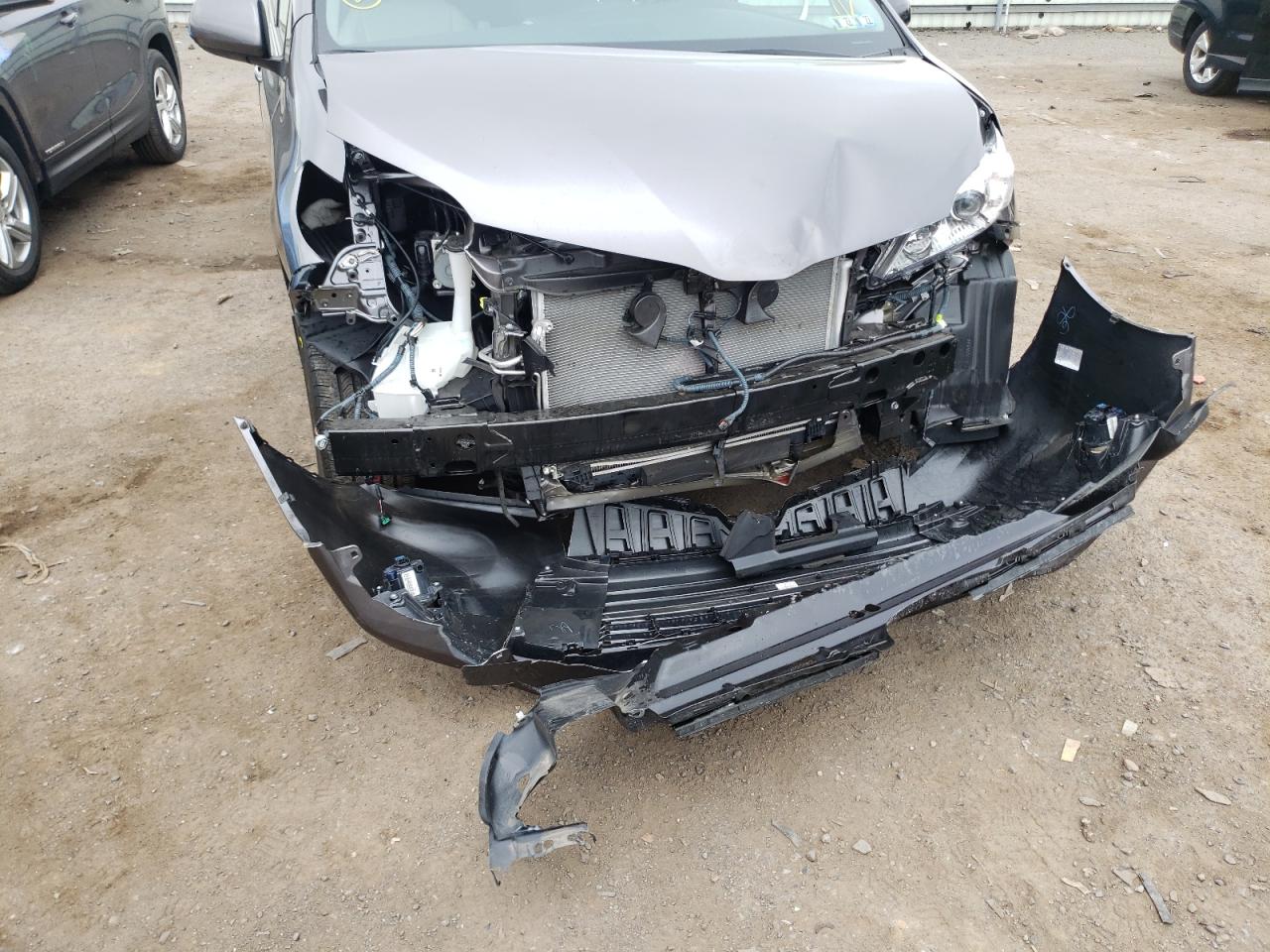 Photo 9 from auction – 2020 TOYOTA SIENNA XLE with VIN 5TDYZ3DC8LS032873
