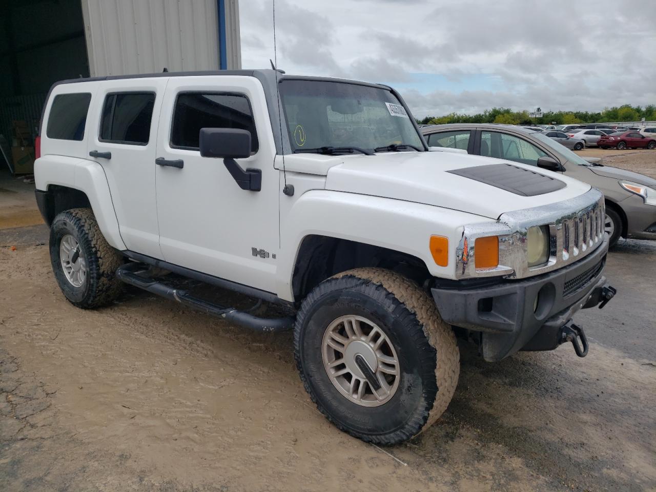 HUMMER H3 2006 with VIN 5GTDN136X68100151 - Photo from auction