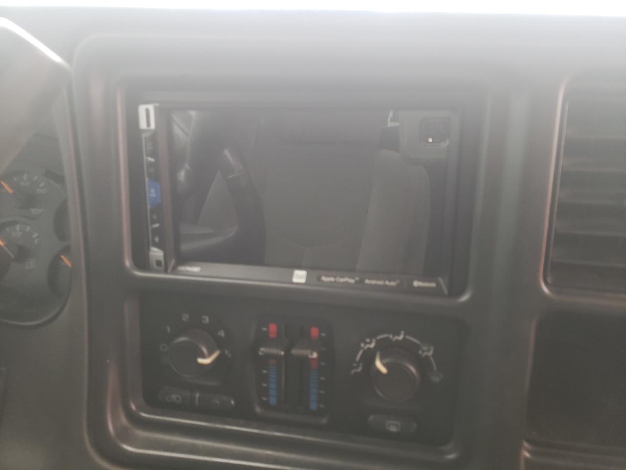 Photo 9 from auction – 2004 CHEVROLET AVALANCHE with VIN 3GNEK12TX4G160716