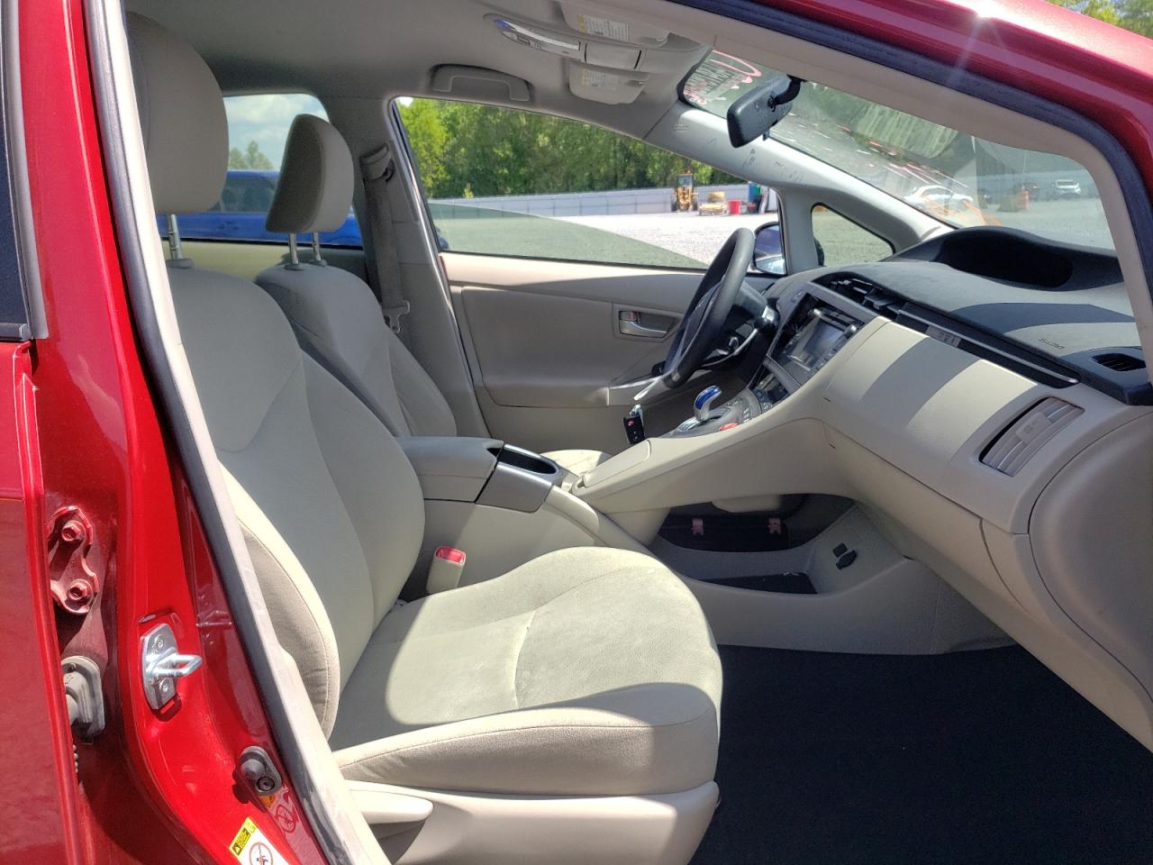 Photo 5 from auction – 2013 TOYOTA PRIUS with VIN JTDKN3DU3D1628384