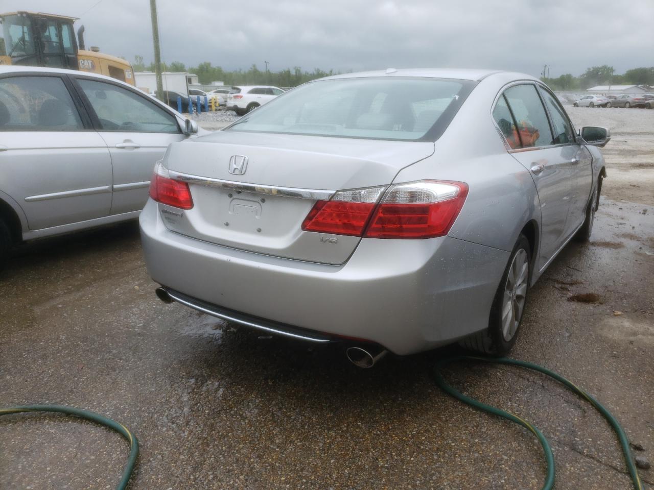 Photo 4 from auction – 2015 HONDA ACCORD EXL with VIN 1HGCR3F83FA011273