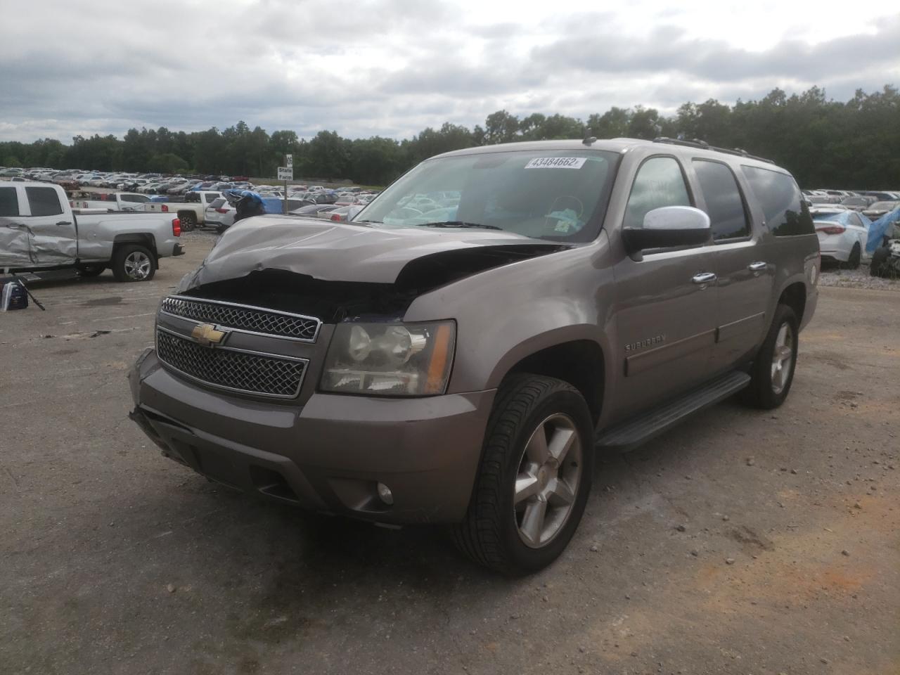 Photo 2 from auction – 2011 CHEVROLET SUBURBAN C with VIN 1GNSCJE01BR327561