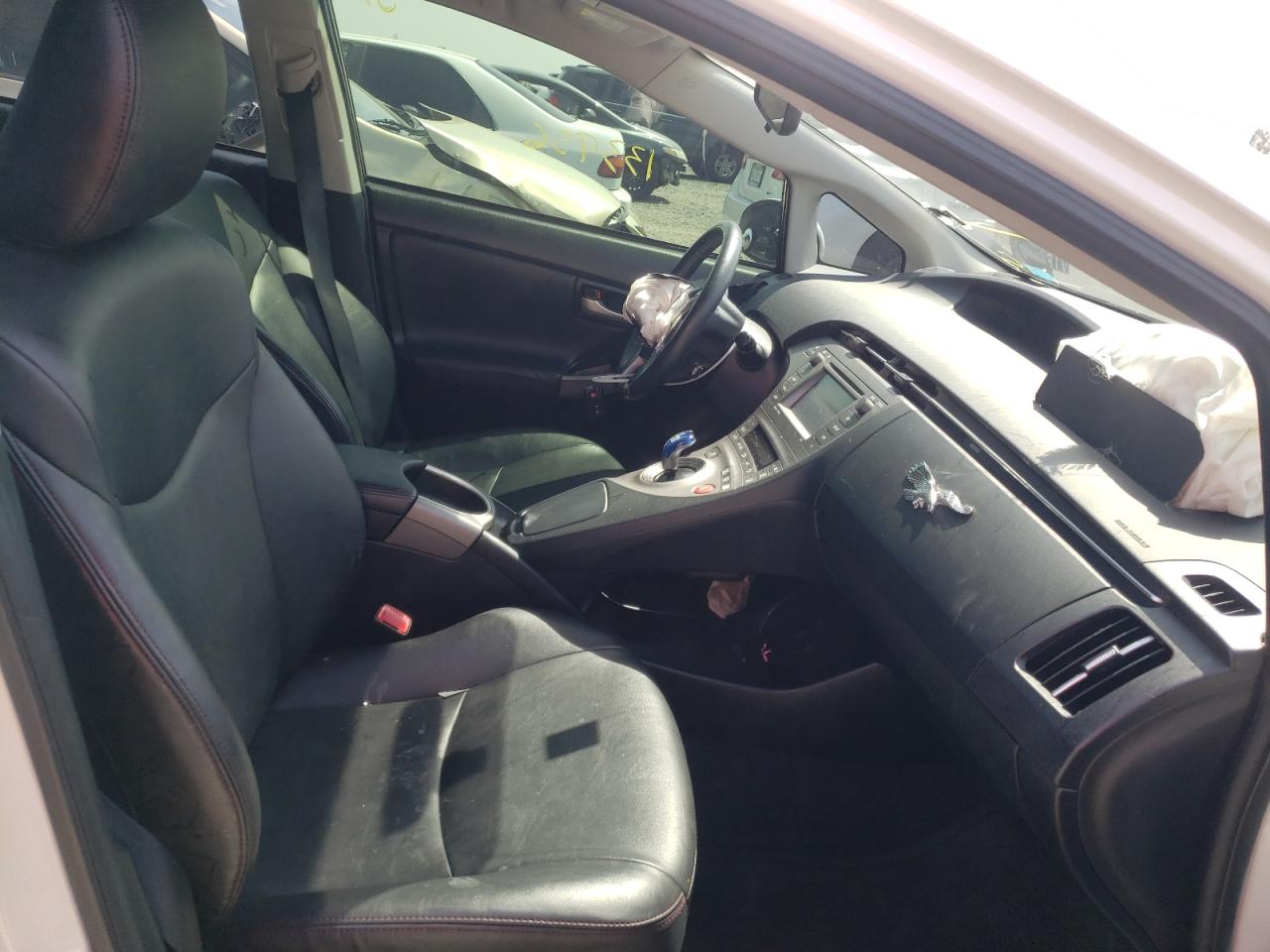 Photo 5 from auction – 2013 TOYOTA PRIUS with VIN JTDKN3DU4D5606189