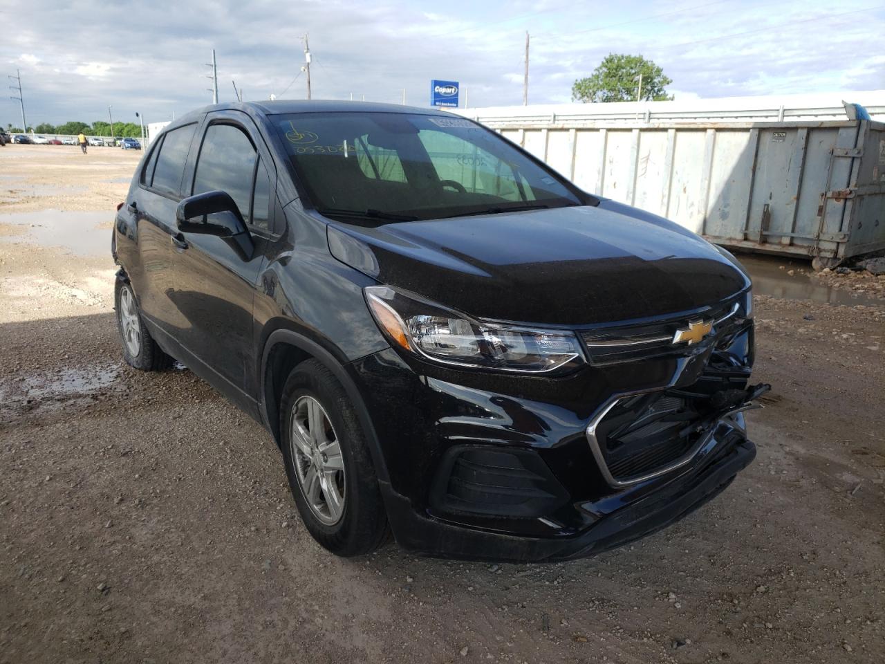 CHEVROLET TRAX LS 2020 with VIN KL7CJKSB2LB053020 - Photo from auction