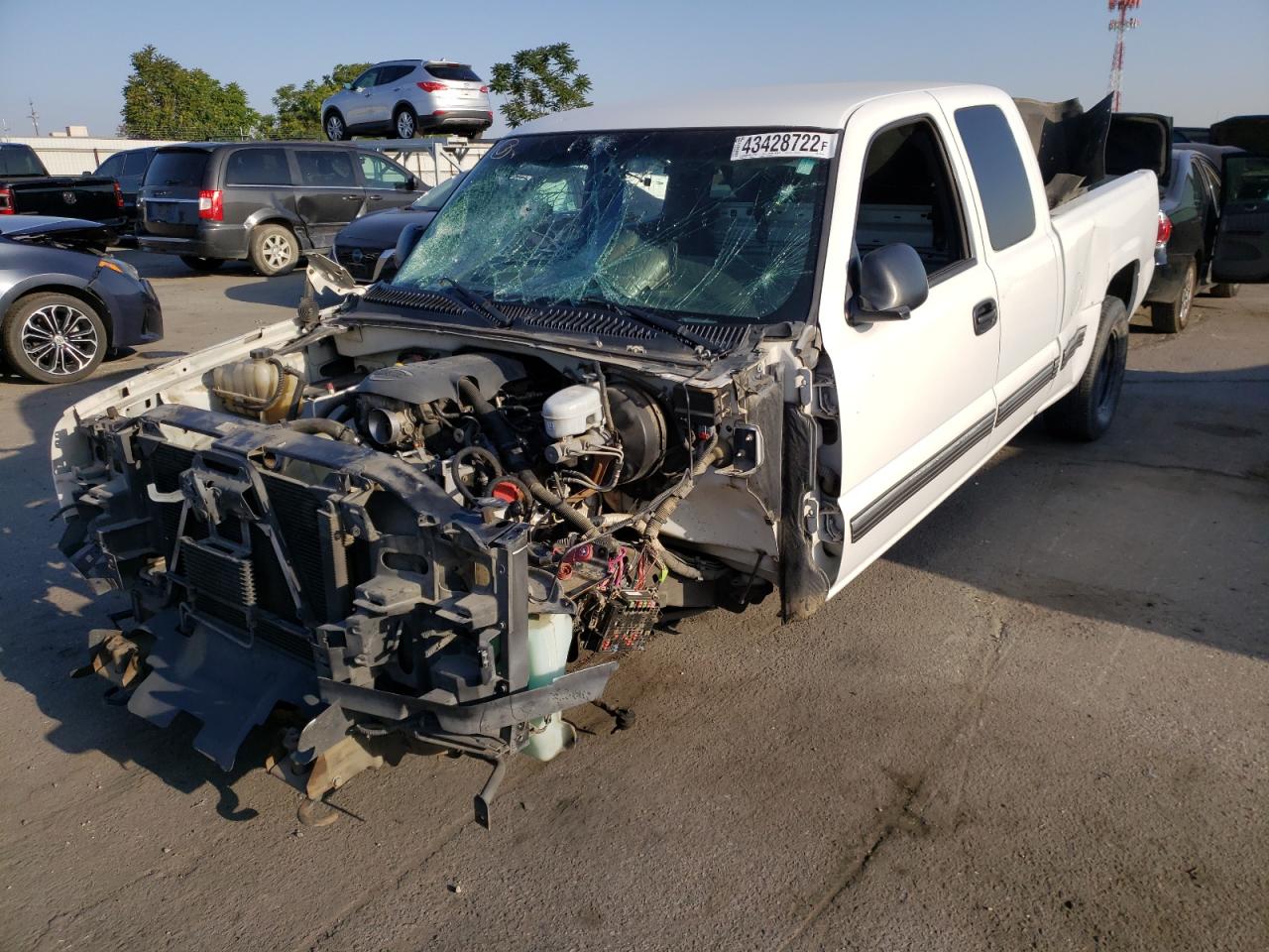 Photo 2 from auction – 2004 CHEVROLET SILVERADO with VIN 2GCEC19T441219747