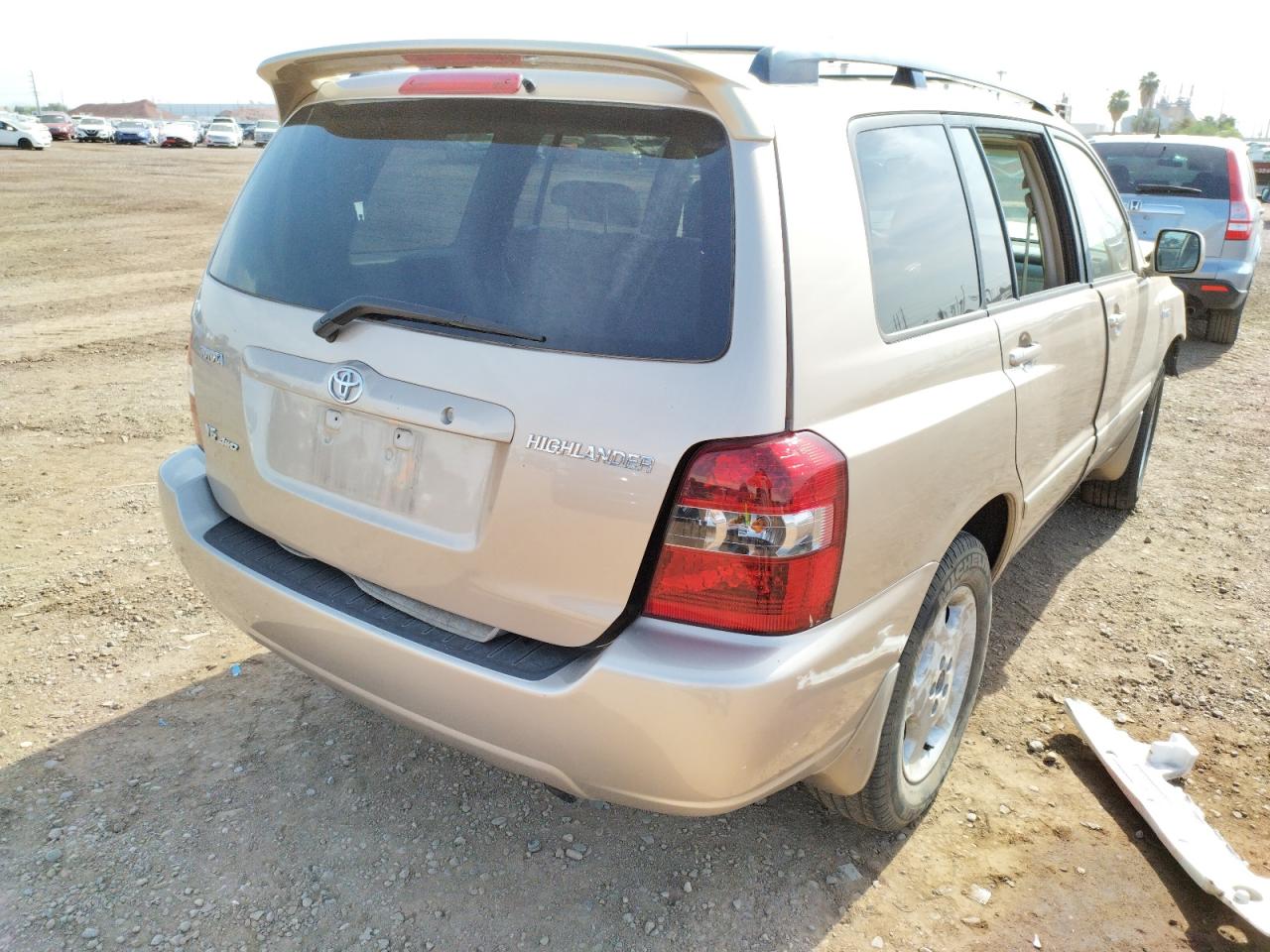 Photo 4 from auction – 2004 TOYOTA HIGHLANDER with VIN JTEEP21A740050822