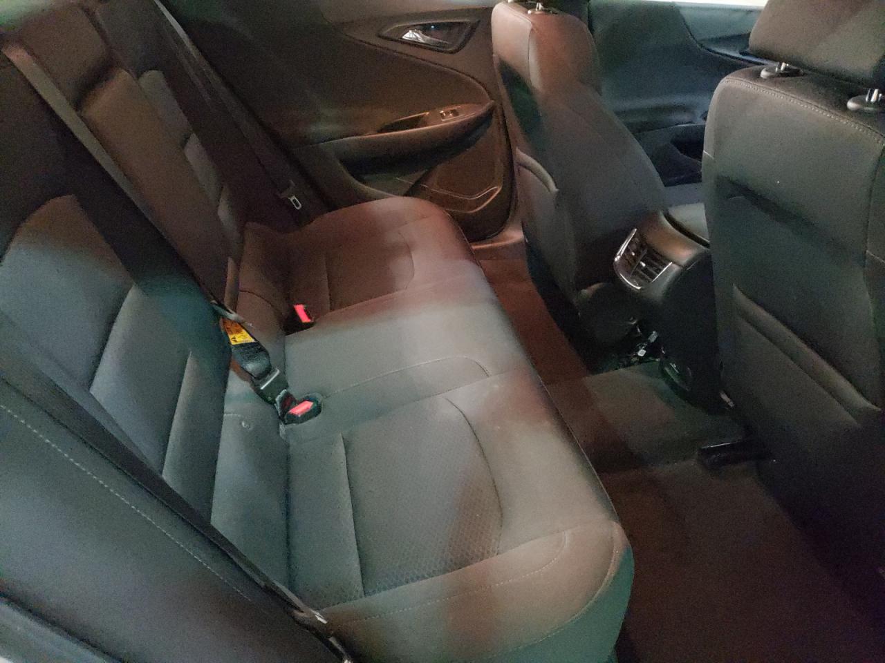 Photo 6 from auction – 2017 CHEVROLET MALIBU LT with VIN 1G1ZE5ST2HF194870