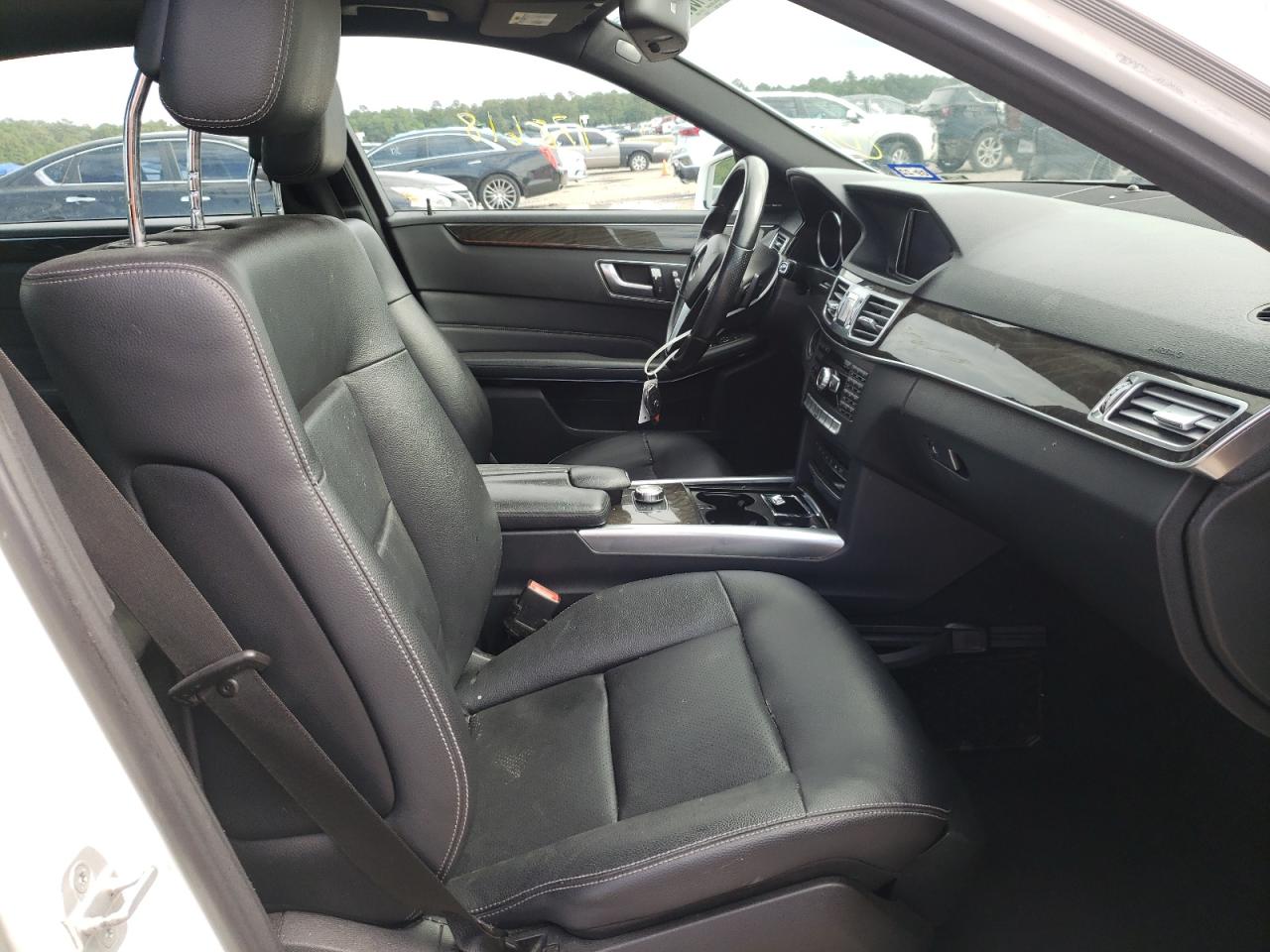 Photo 5 from auction – 2014 MERCEDES-BENZ E 350 with VIN WDDHF5KB7EB057147