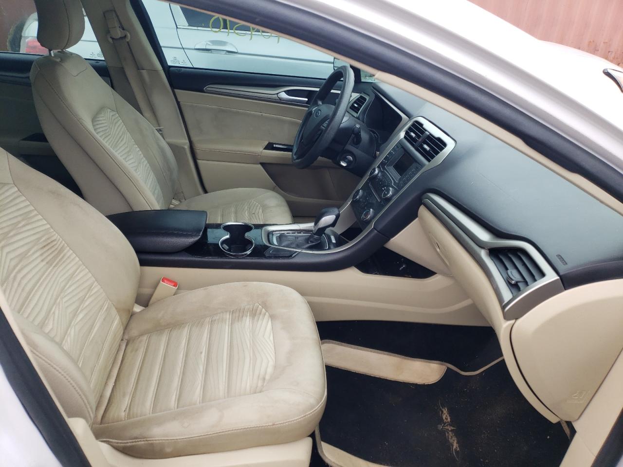 Photo 5 from auction – 2016 FORD FUSION SE with VIN 3FA6P0H75GR119881