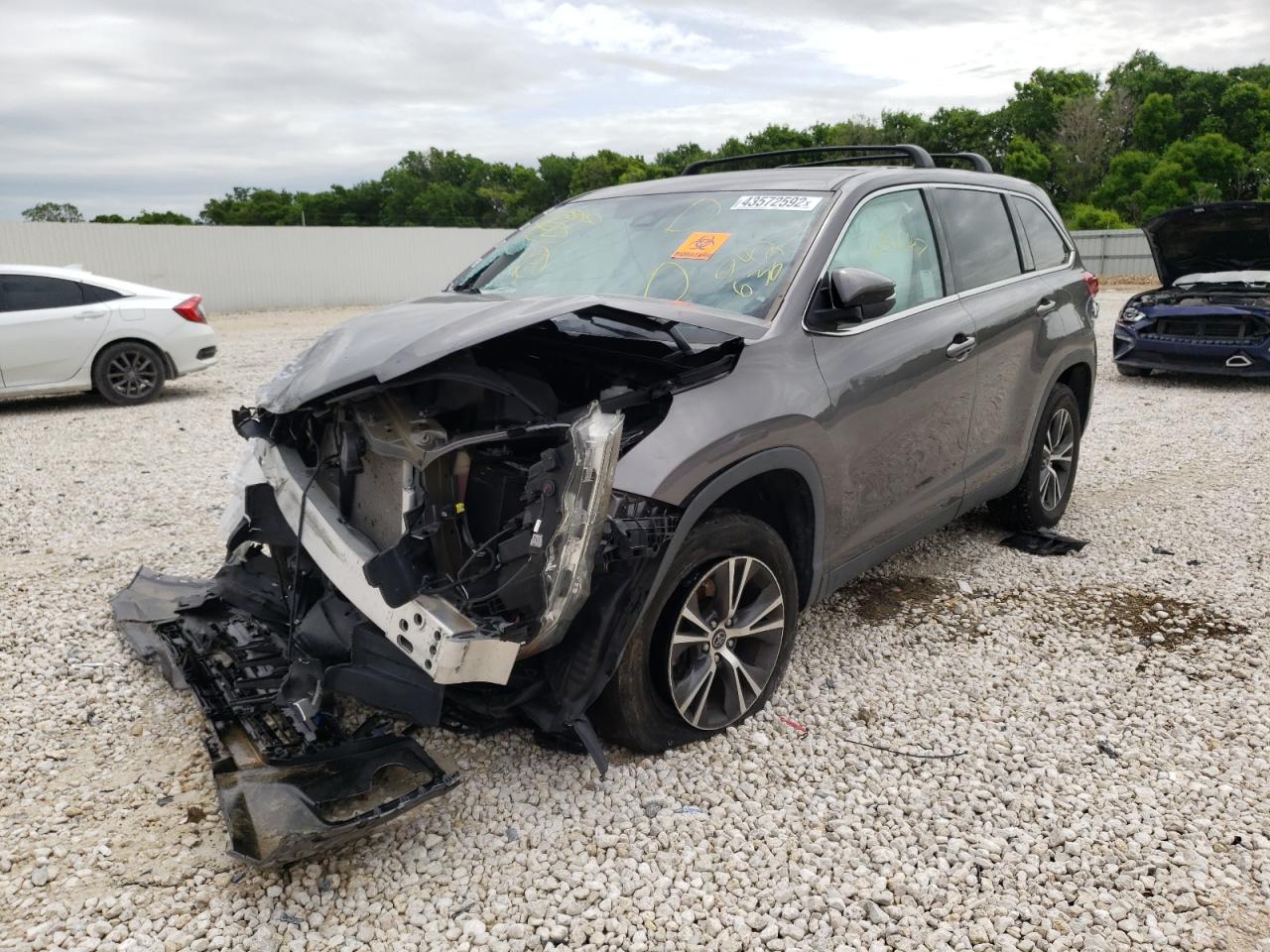 Photo 2 from auction – 2019 TOYOTA HIGHLANDER with VIN 5TDZARFH3KS042636