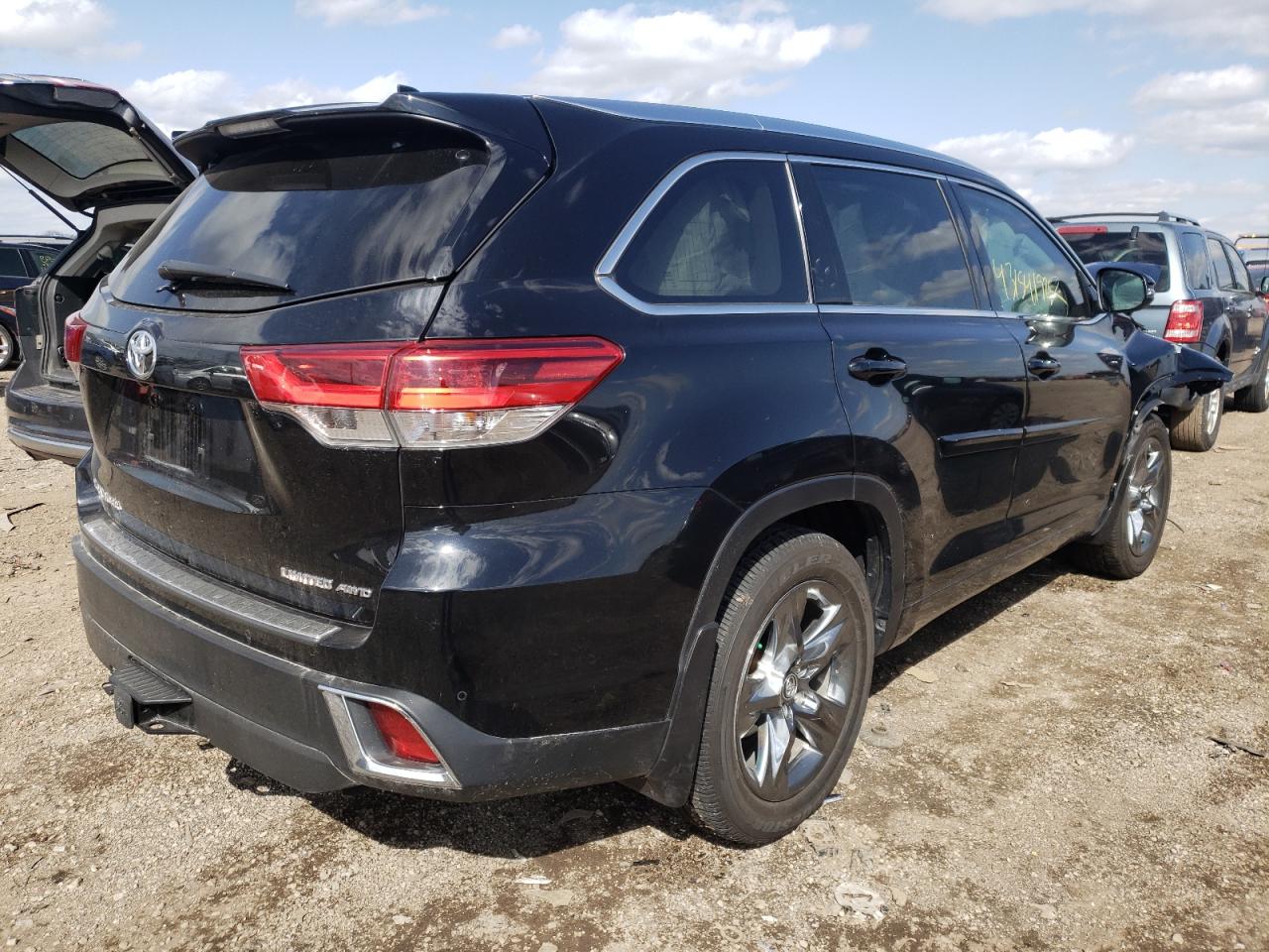 Photo 4 from auction – 2018 TOYOTA HIGHLANDER with VIN 5TDDZRFH9JS868943