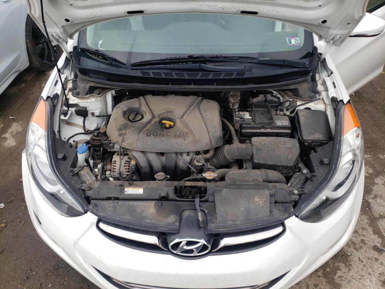 Photo 7 from auction – 2012 HYUNDAI ELANTRA GL with VIN 5NPDH4AE1CH107058