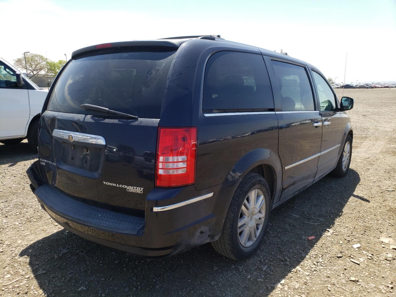 Photo 4 from auction – 2010 CHRYSLER TOWN & COU with VIN 2A4RR6DX9AR149029
