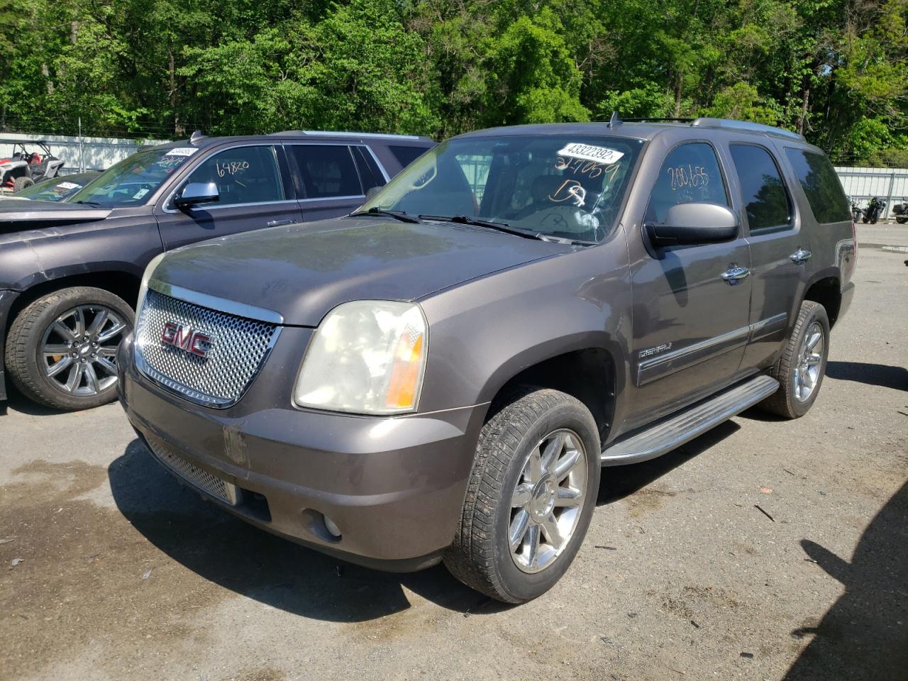 Photo 2 from auction – 2011 GMC YUKON DENA with VIN 1GKS1EEF7BR327059