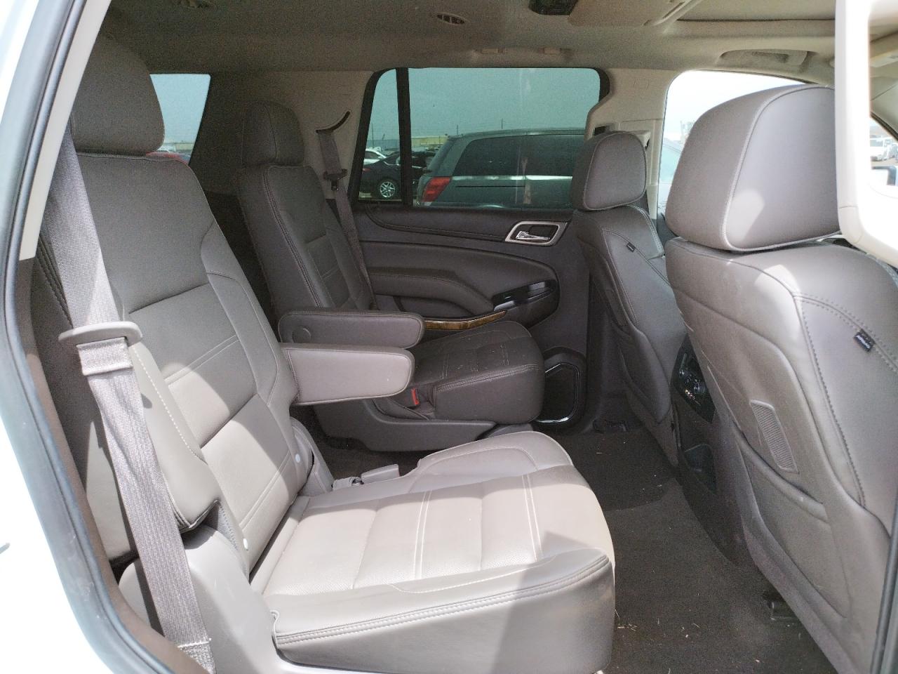 Photo 6 from auction – 2016 GMC YUKON DENA with VIN 1GKS2CKJ6GR460316