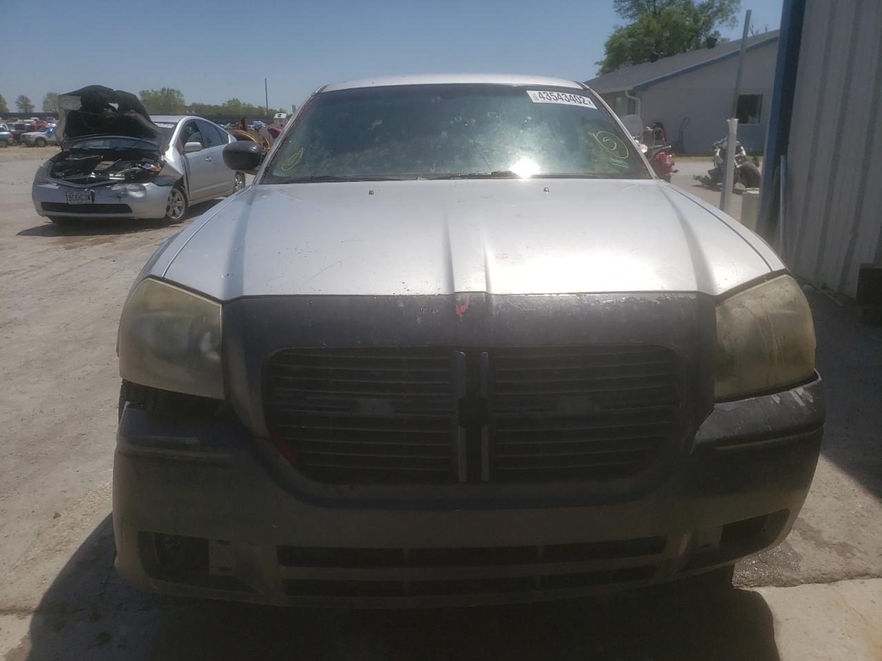 Photo 9 from auction – 2005 DODGE MAGNUM SE with VIN 2D4FV48T05H679579