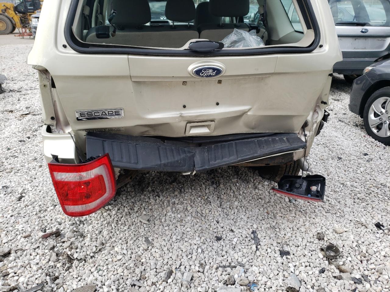 Photo 9 from auction – 2011 FORD ESCAPE XLS with VIN 1FMCU0C79BKB77823