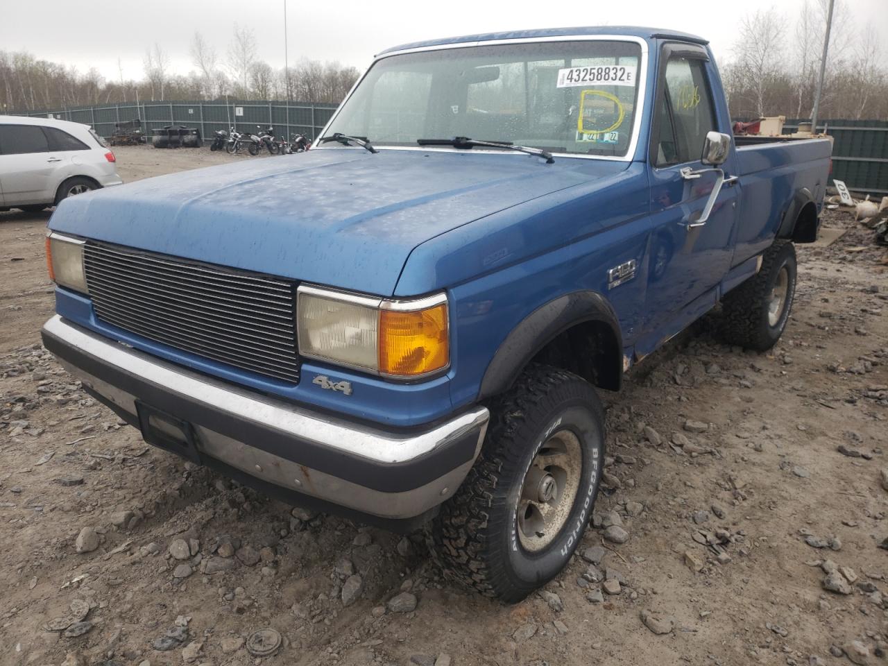 Photo 2 from auction – 1990 FORD F150 with VIN 1FTEF14Y1LNA10778