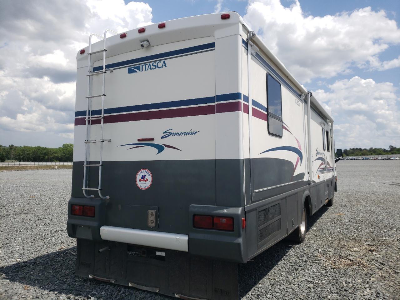 Photo 4 from auction – 2000 WINNEBAGO RV with VIN 1FCNF53S1Y0A04262