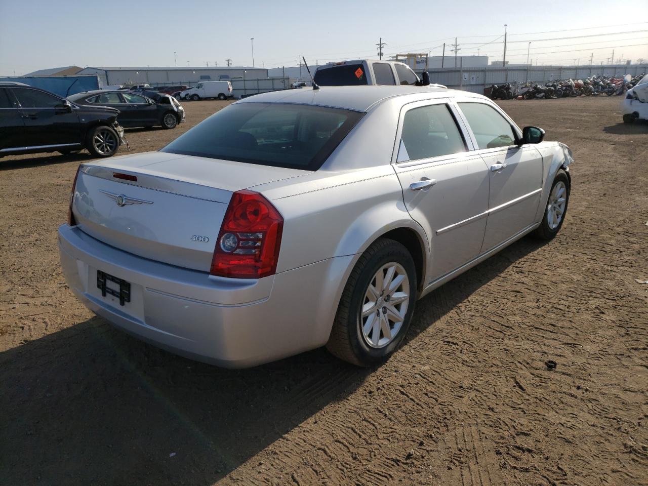 Photo 4 from auction – 2008 CHRYSLER 300 LX with VIN 2C3KA43R78H128979