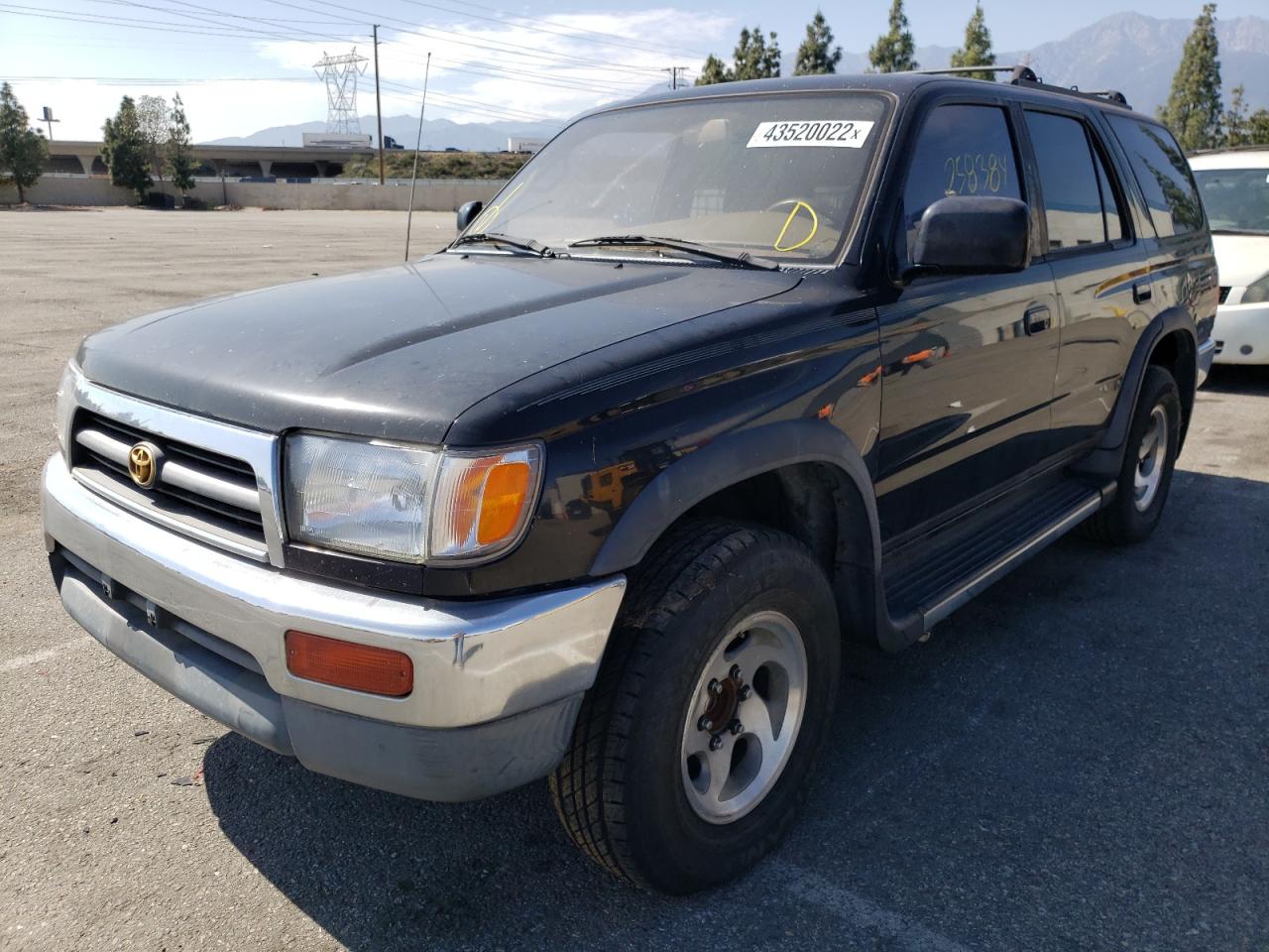Photo 2 from auction – 1998 TOYOTA 4RUNNER SR with VIN JT3GN86R8W0079144