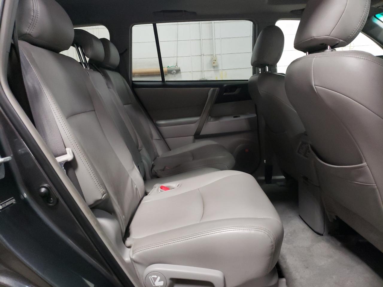Photo 6 from auction – 2008 TOYOTA HIGHLANDER with VIN JTEES43A582035494