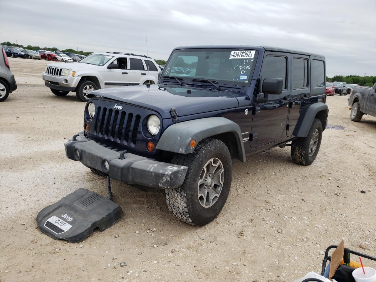 Photo 2 from auction – 2013 JEEP WRANGLER U with VIN 1C4BJWDG2DL632390