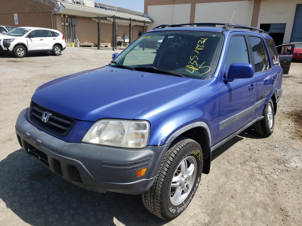 Photo 2 from auction – 2000 HONDA CR-V EX with VIN JHLRD1765YC033214