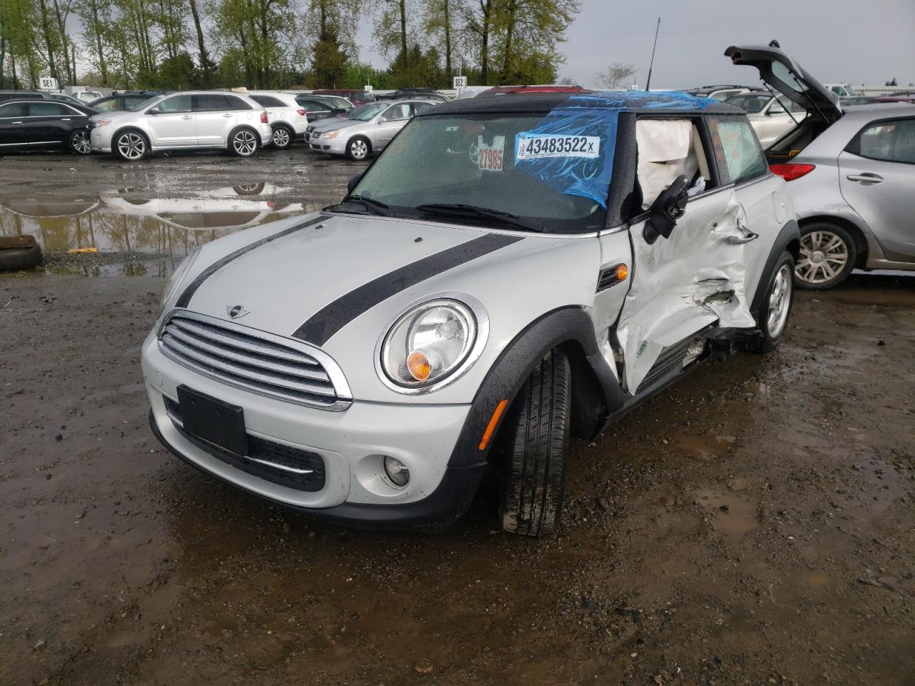 Photo 2 from auction – 2011 MINI COOPER with VIN WMWSU3C59BT092844