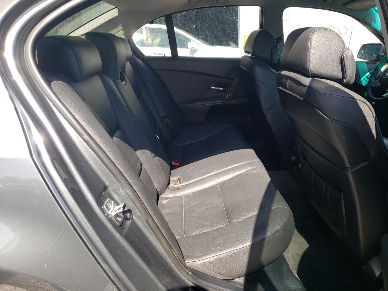 Photo 6 from auction – 2007 BMW 525 I with VIN WBANE53557CW61301