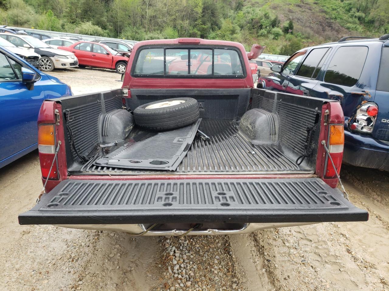 Photo 6 from auction – 1995 TOYOTA TACOMA with VIN 4TAUN41B8SZ013874