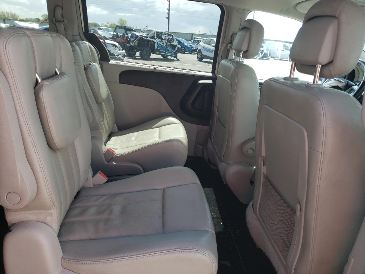 Photo 6 from auction – 2012 CHRYSLER TOWN & COU with VIN 2C4RC1CGXCR199758