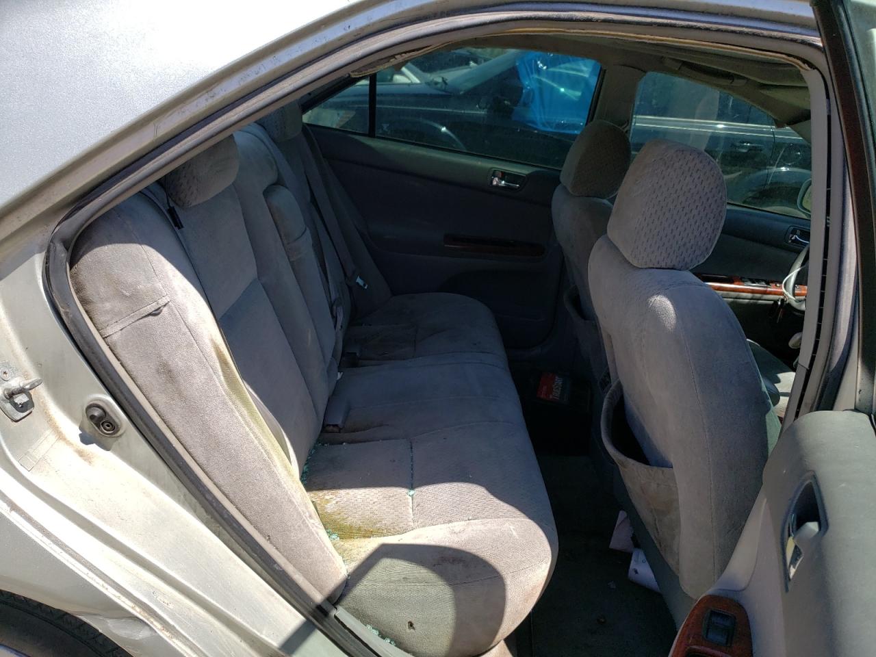 Photo 6 from auction – 2004 TOYOTA CAMRY LE with VIN 4T1BE32K54U881590