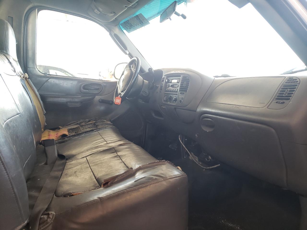 Photo 5 from auction – 2002 FORD F150 with VIN 1FTRF17L92KD70530