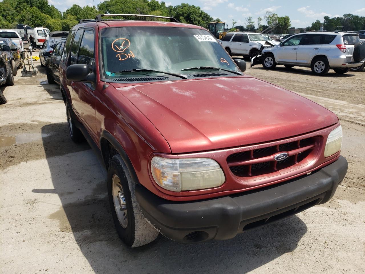 FORD EXPLORER S 2000 with VIN 1FMYU60E5YUB06966 - Photo from auction