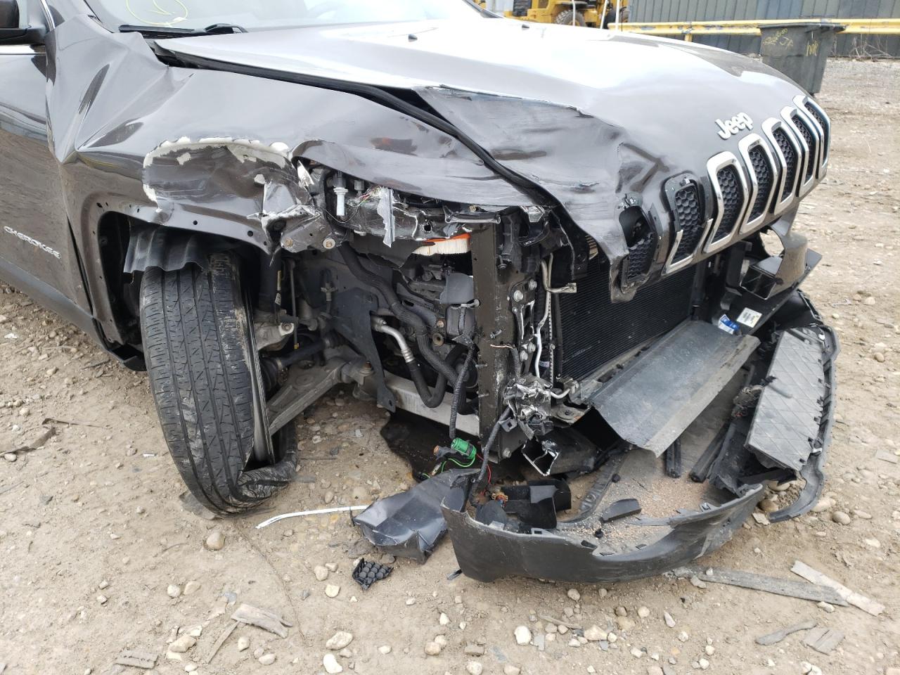 Photo 9 from auction – 2016 JEEP CHEROKEE L with VIN 1C4PJLCB7GW265371