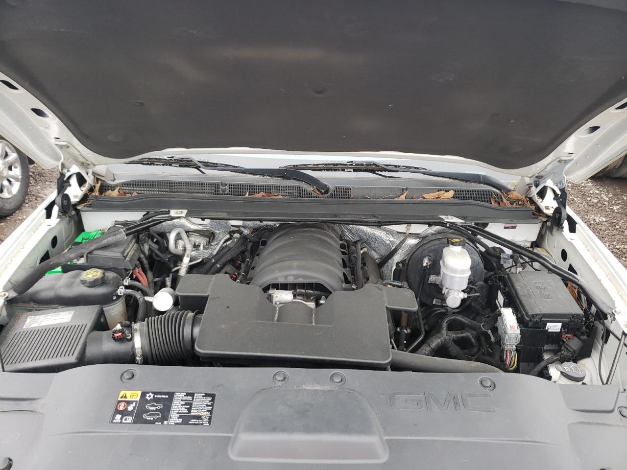 Photo 7 from auction – 2015 GMC YUKON SLT with VIN 1GKS2BKC3FR564384